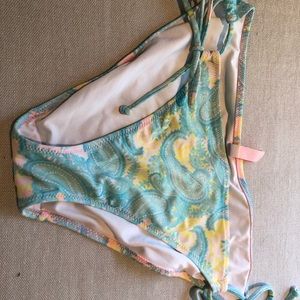 adorable paisley victoria’s secret bikini bottom!